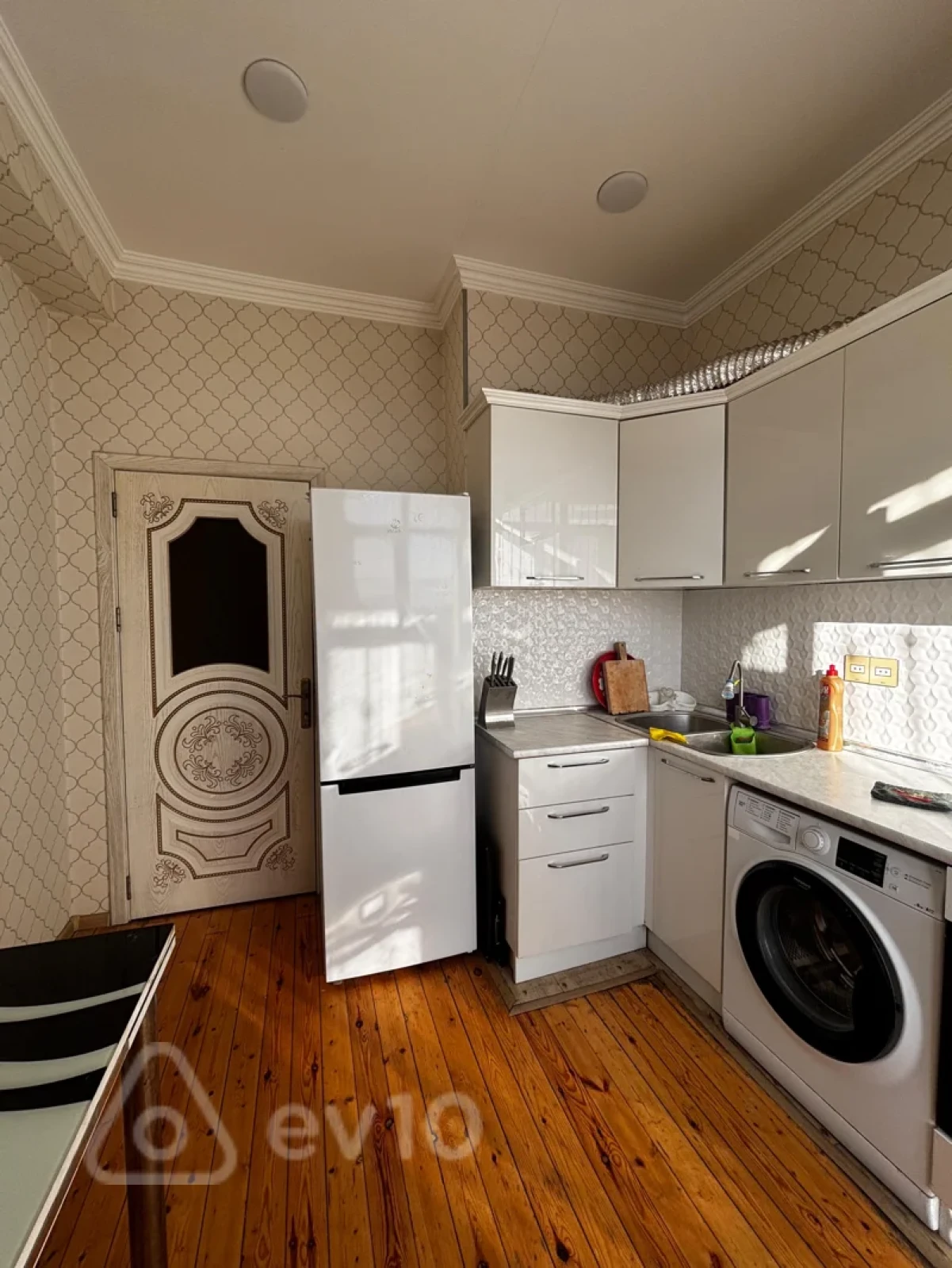 Kirayə verilir 2 otaqlı yeni tikili 65 m²