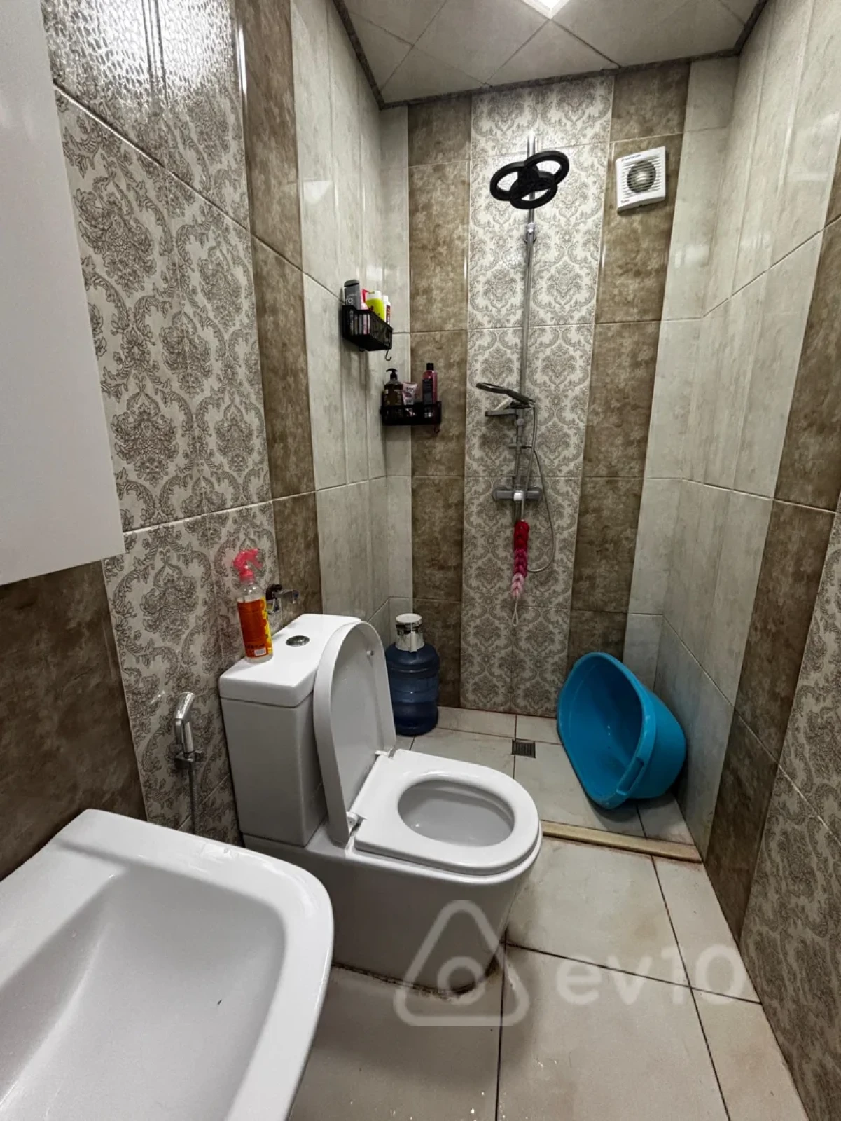 Kirayə verilir 2 otaqlı yeni tikili 65 m²