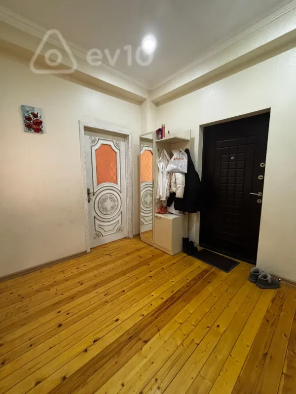 Kirayə verilir 2 otaqlı yeni tikili 65 m²