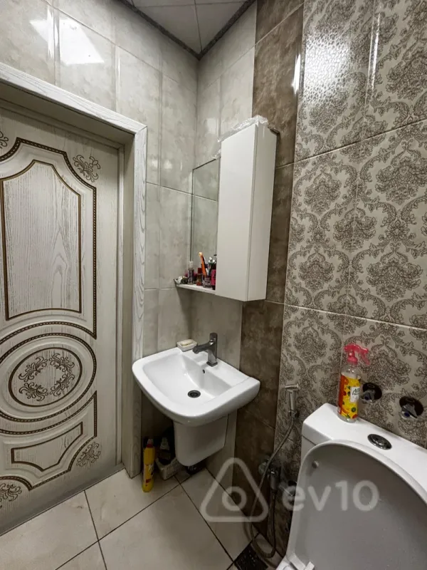Kirayə verilir 2 otaqlı yeni tikili 65 m²