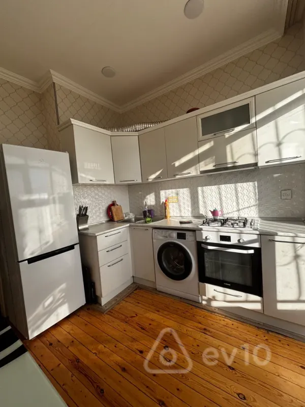 Kirayə verilir 2 otaqlı yeni tikili 65 m²