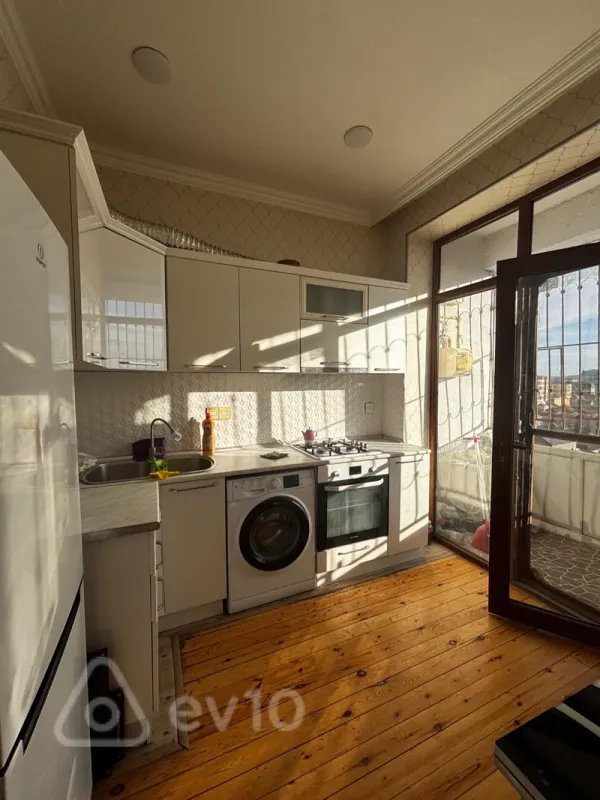 Kirayə verilir 2 otaqlı yeni tikili 65 m²