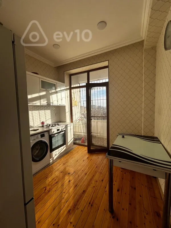 Kirayə verilir 2 otaqlı yeni tikili 65 m²
