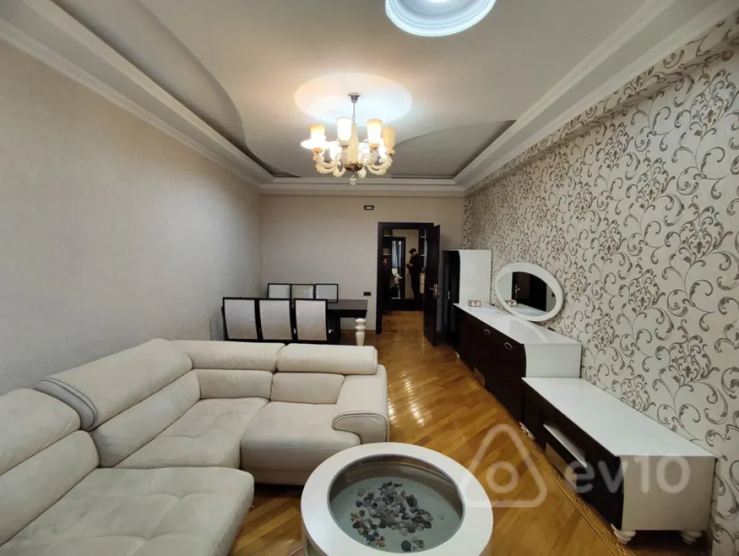 Kirayə verilir 2 otaqlı yeni tikili 110 m²