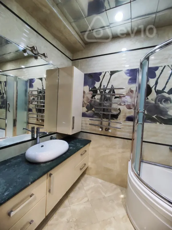 Kirayə verilir 2 otaqlı yeni tikili 110 m²