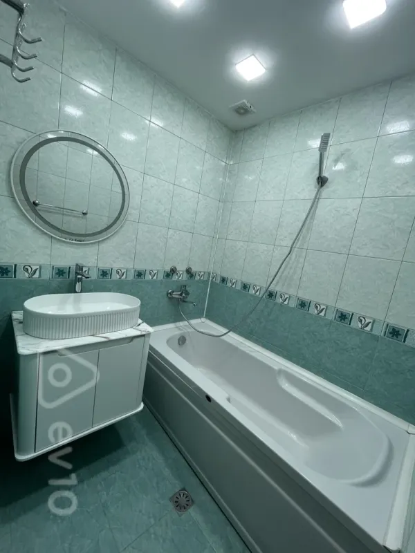 Satılır 3 otaqlı köhnə tikili 60 m²