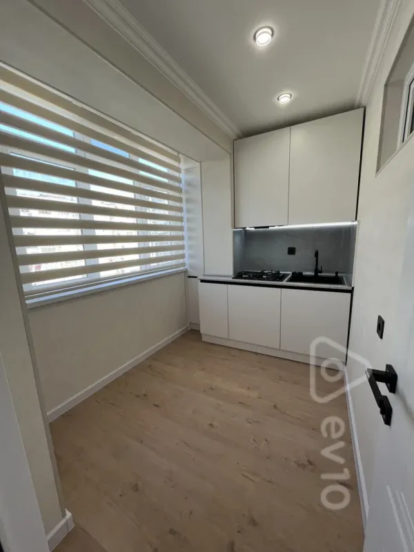 Satılır 3 otaqlı köhnə tikili 60 m²