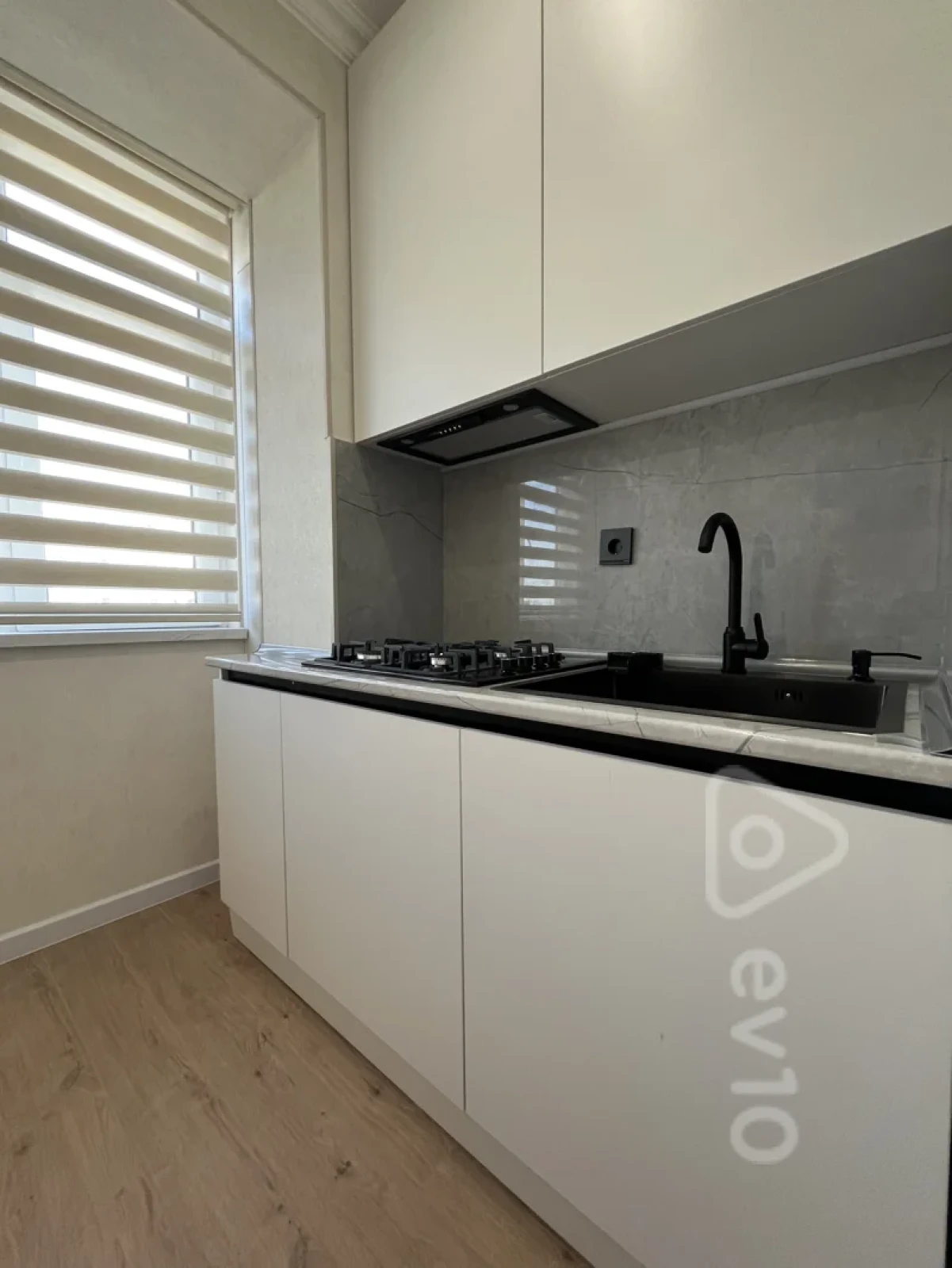 Satılır 3 otaqlı köhnə tikili 60 m²