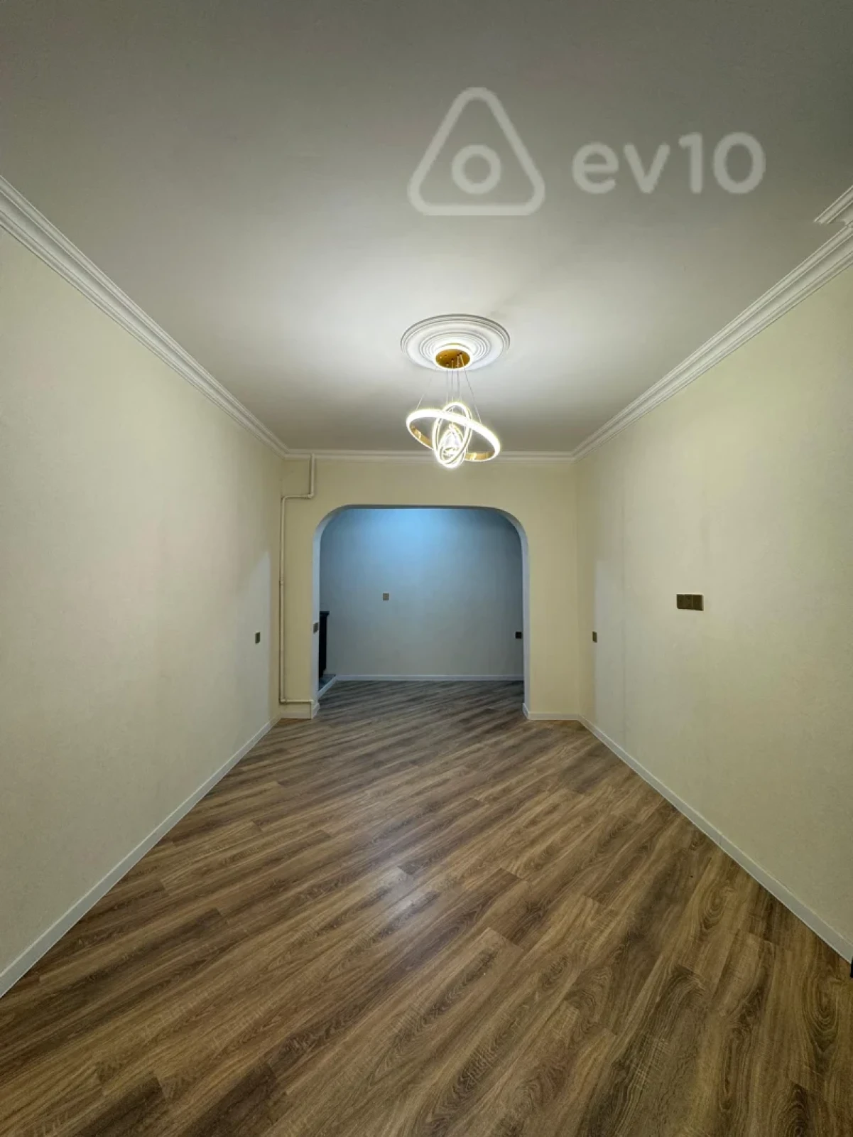 Satılır 2 otaqlı köhnə tikili 48 m²