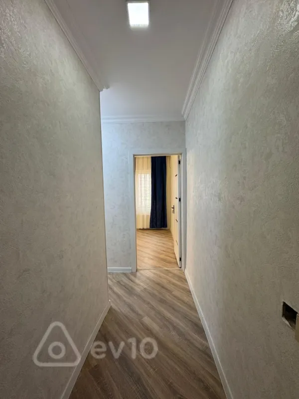 Satılır 2 otaqlı köhnə tikili 48 m²