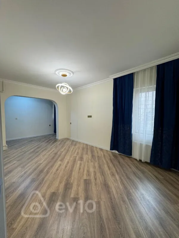 Satılır 2 otaqlı köhnə tikili 48 m²