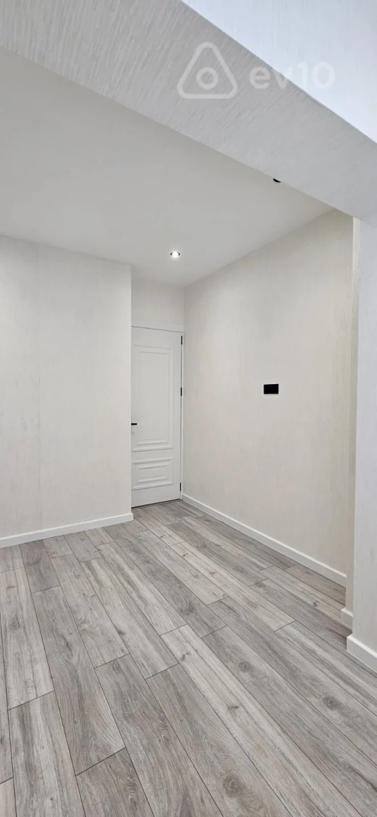 Satılır 3 otaqlı köhnə tikili 73 m²