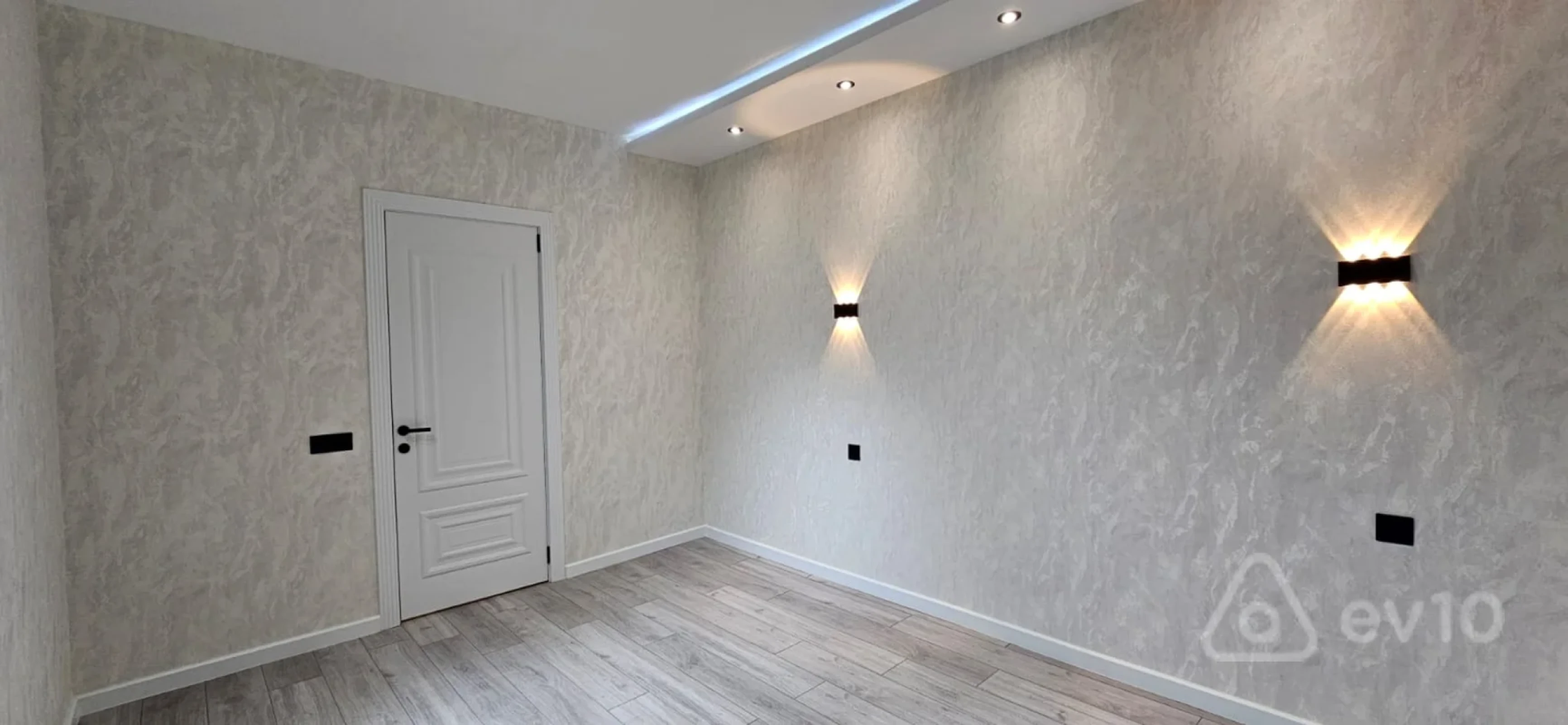 Satılır 3 otaqlı köhnə tikili 73 m²