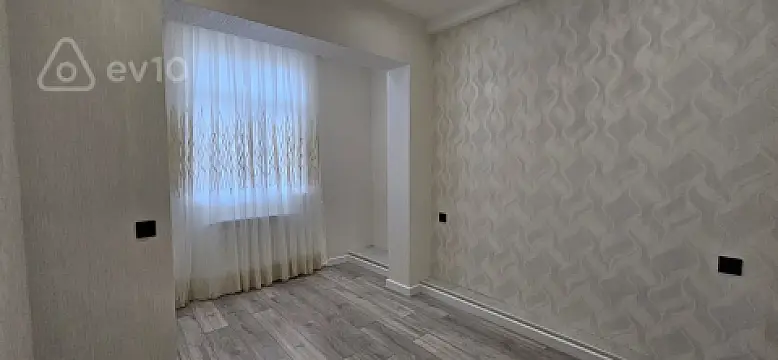 Satılır 3 otaqlı köhnə tikili 73 m²