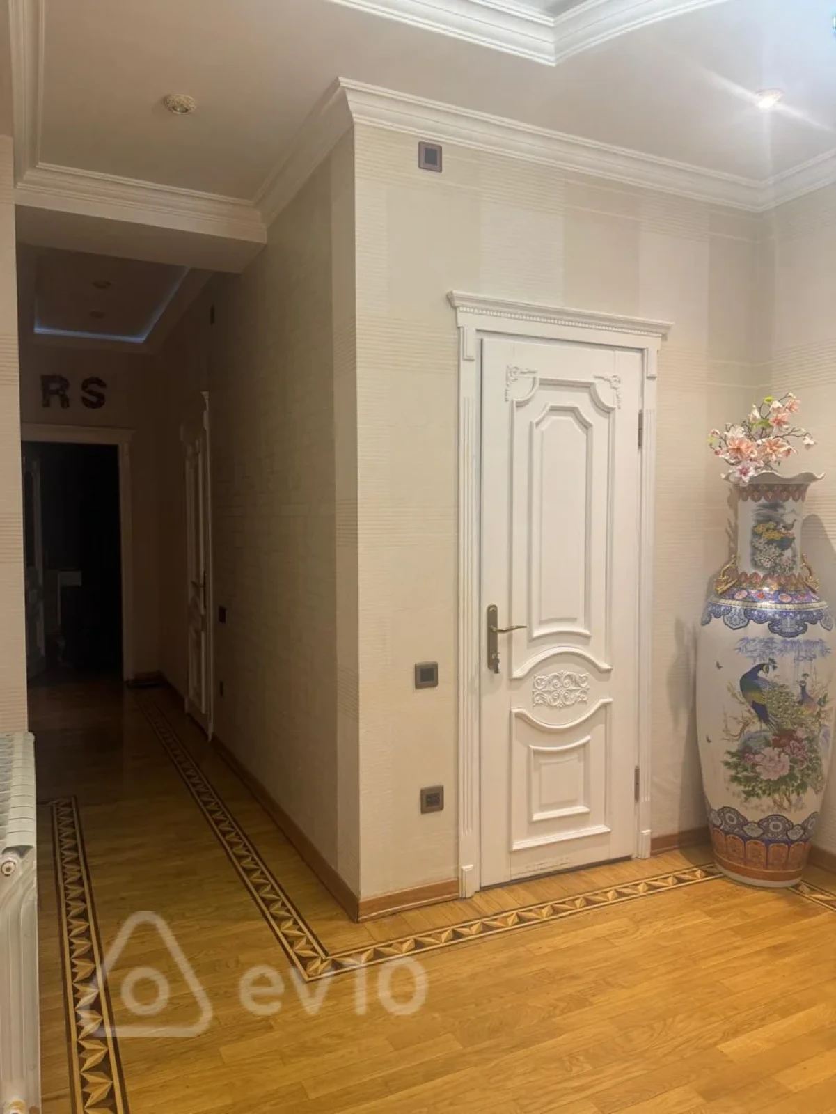 Kirayə verilir 3 otaqlı yeni tikili 122 m²