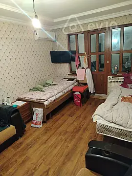 Kirayə verilir 3 otaqlı köhnə tikili 8 m²
