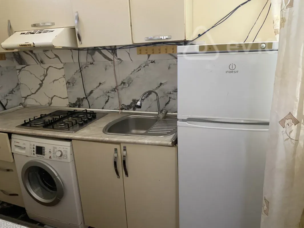 Kirayə verilir 2 otaqlı həyət evi 55 m²