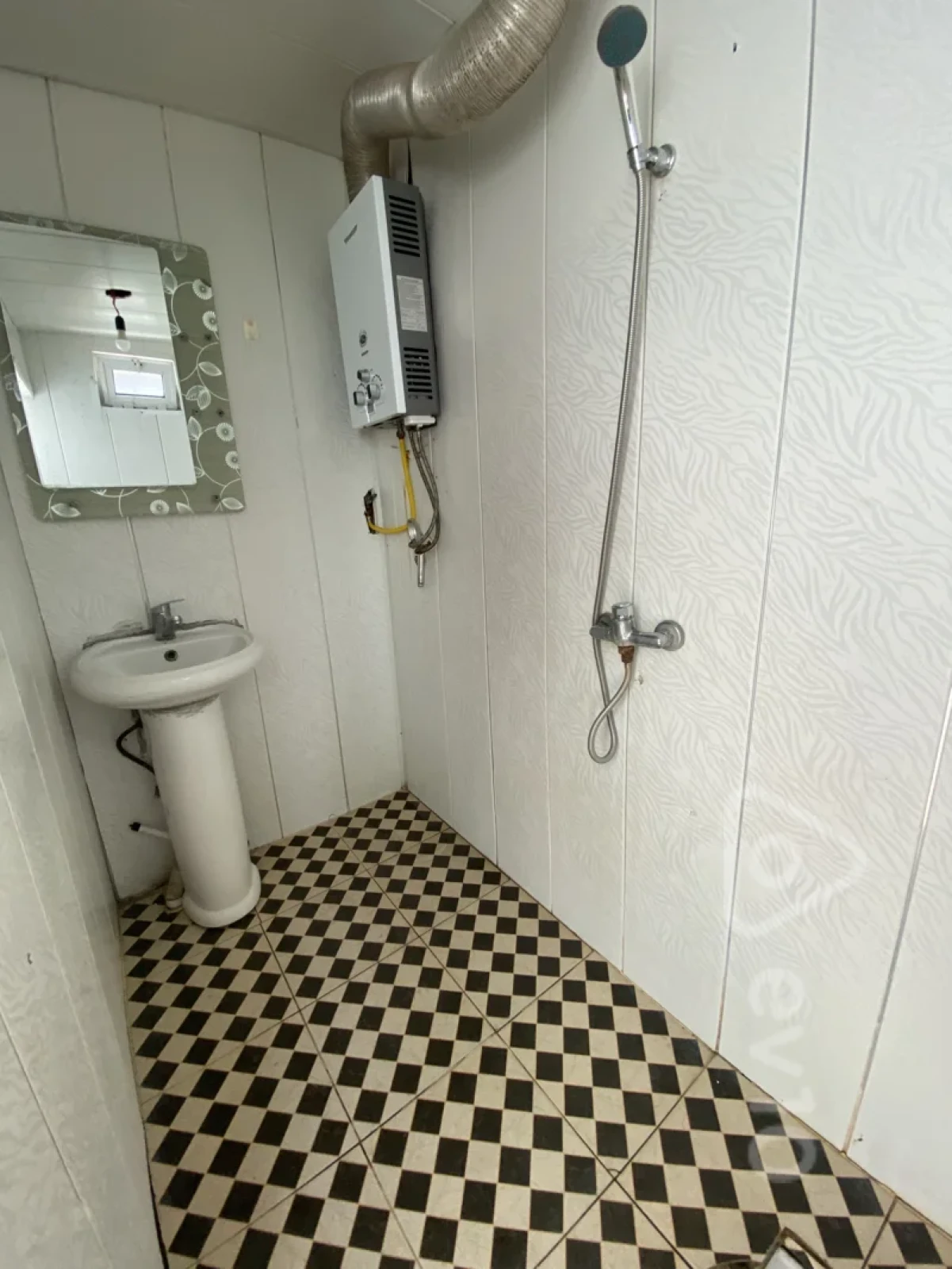 Kirayə verilir 2 otaqlı həyət evi 55 m²