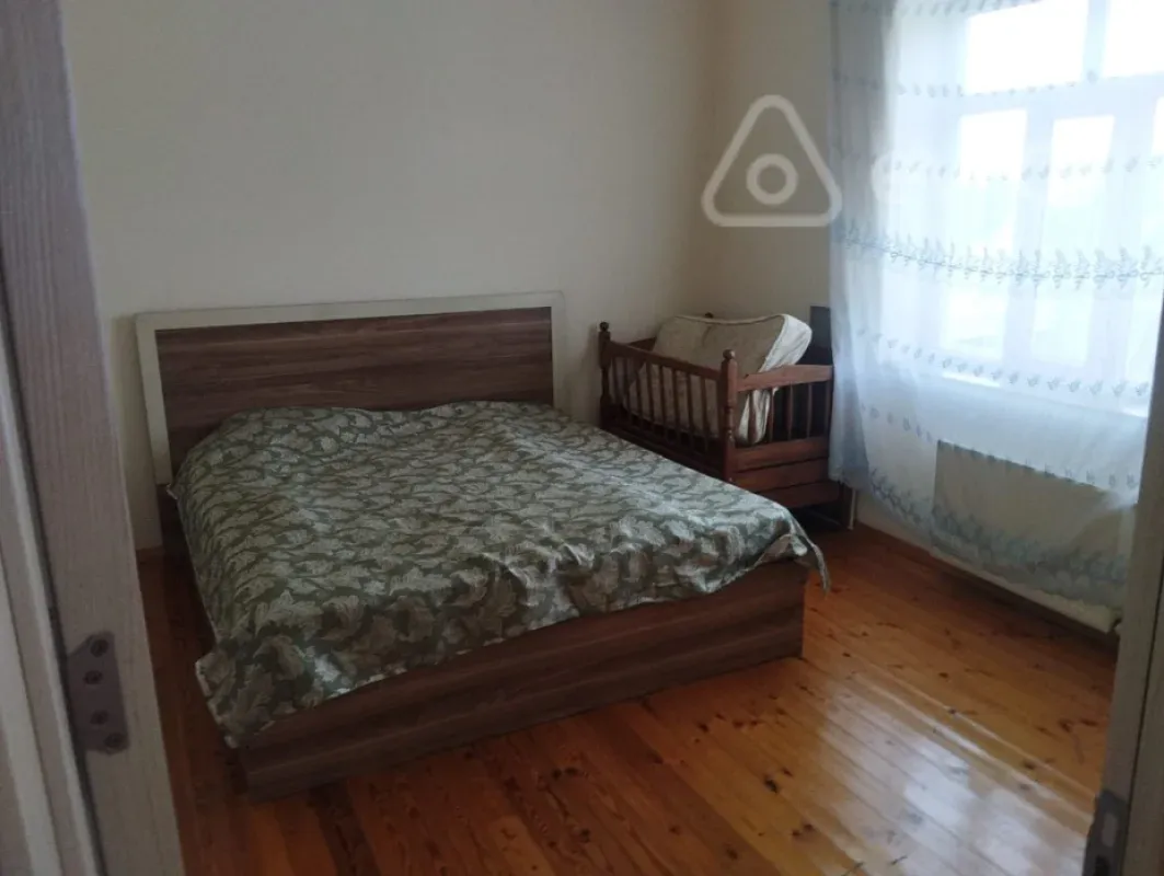 Satılır 5 otaqlı həyət evi 100 m²