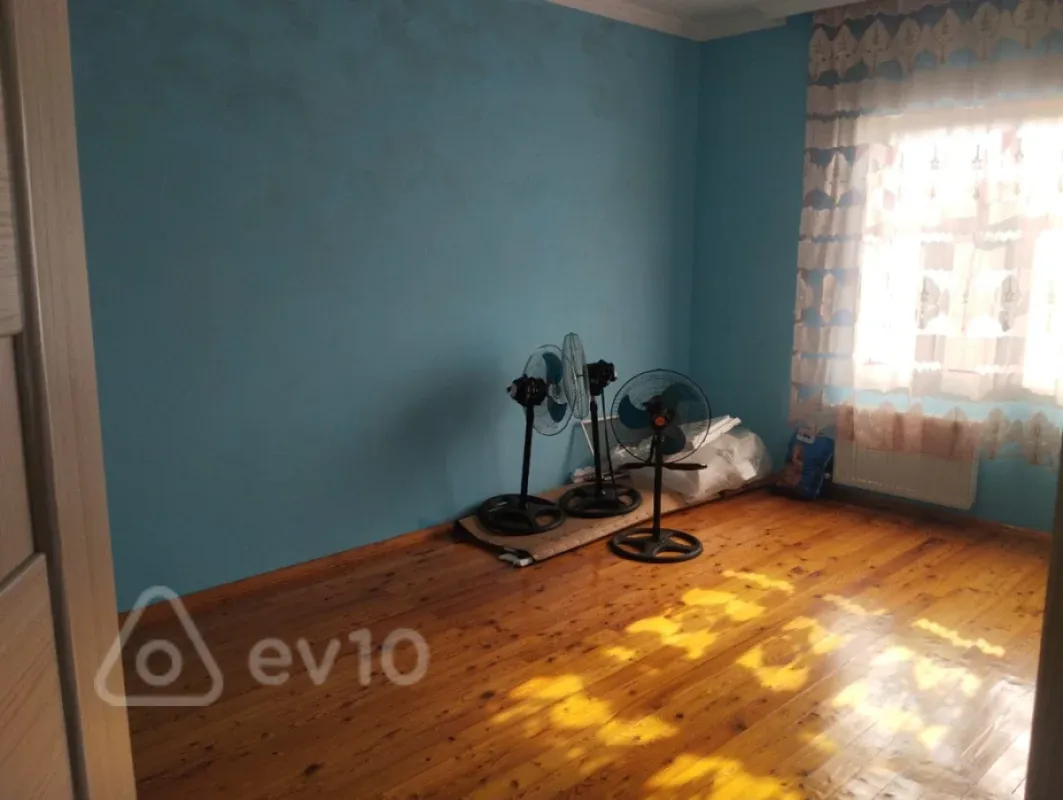 Satılır 5 otaqlı həyət evi 100 m²