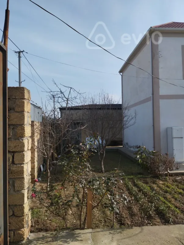 Satılır 5 otaqlı həyət evi 100 m²