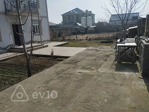 Satılır 5 otaqlı həyət evi 100 m²