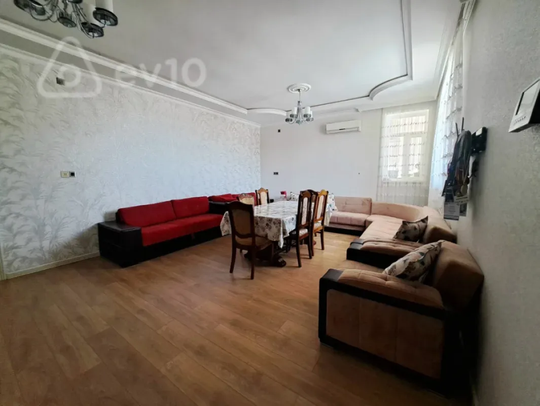 Kirayə verilir 8 otaqlı həyət evi 350 m²