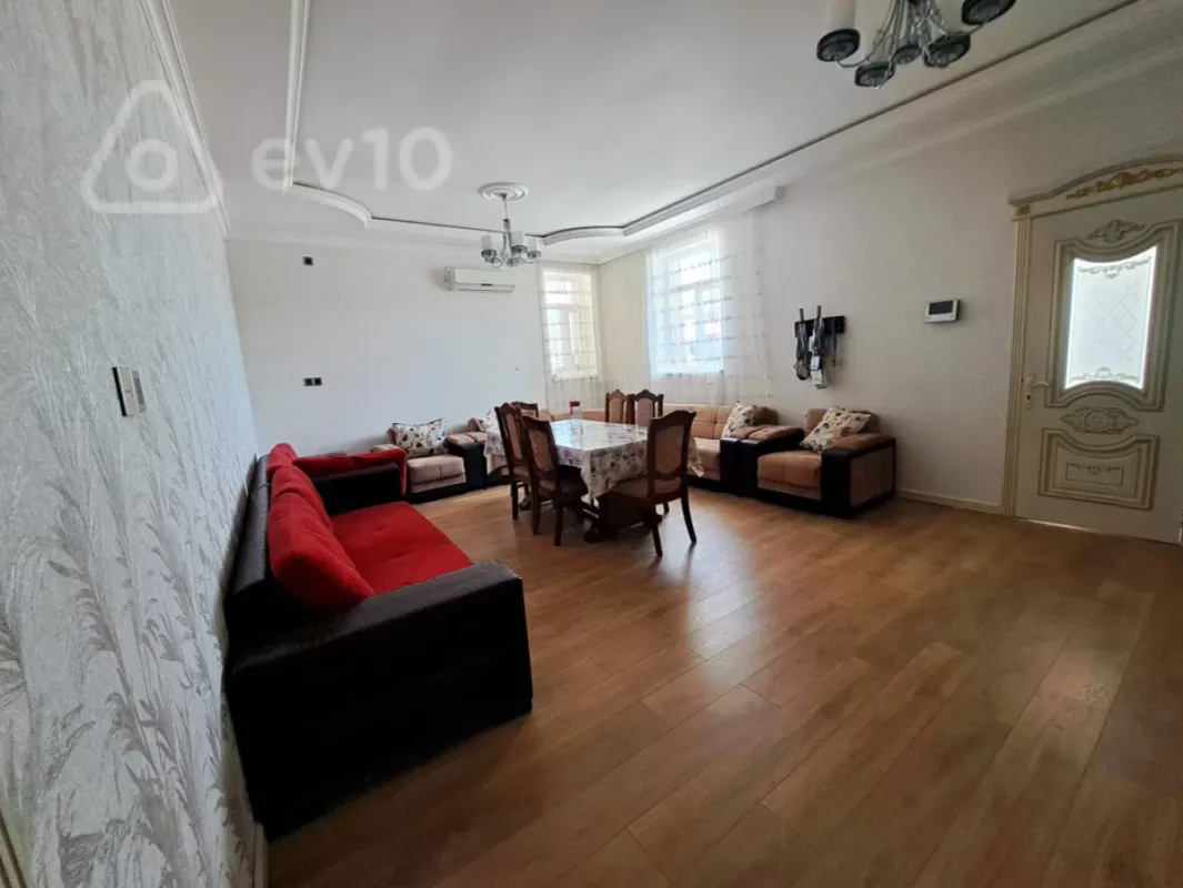 Kirayə verilir 8 otaqlı həyət evi 350 m²