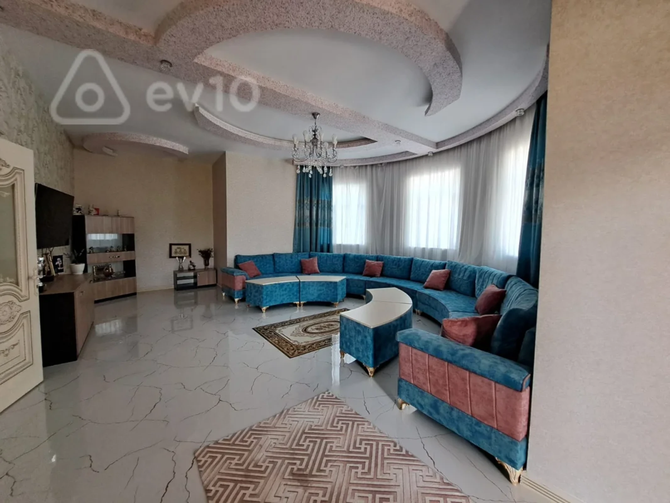 Kirayə verilir 8 otaqlı həyət evi 350 m²