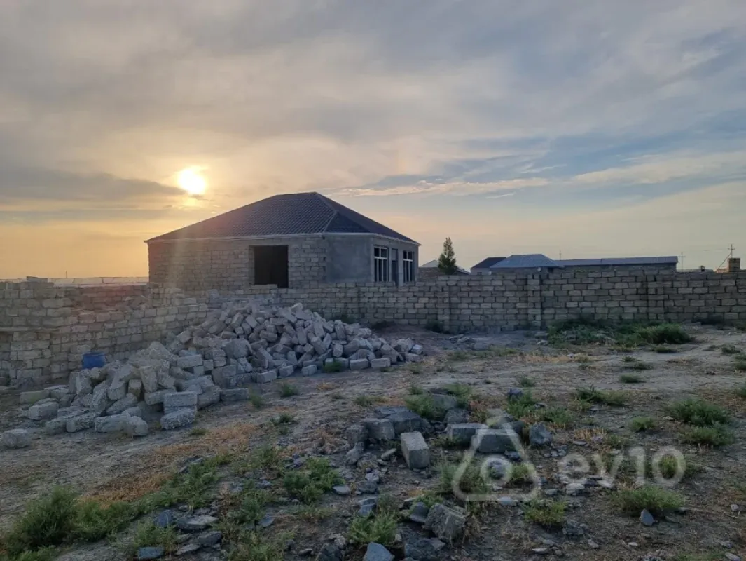 Satılır 3 otaqlı həyət evi 100 m²