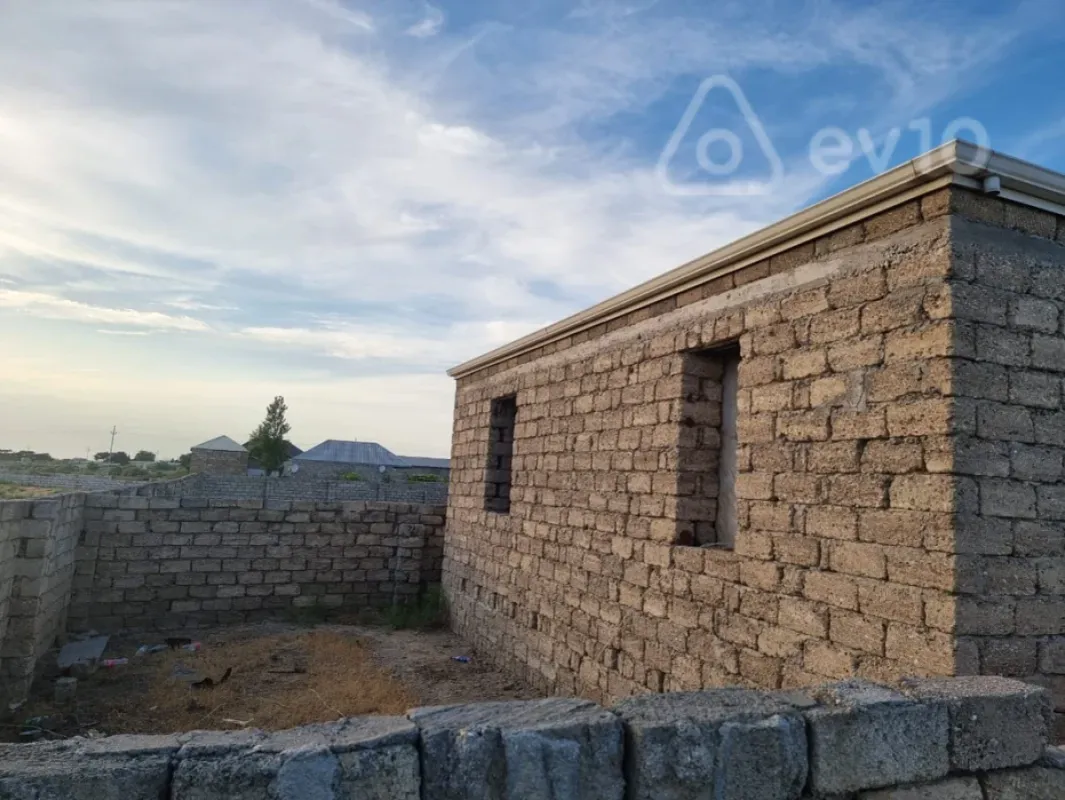 Satılır 3 otaqlı həyət evi 100 m²