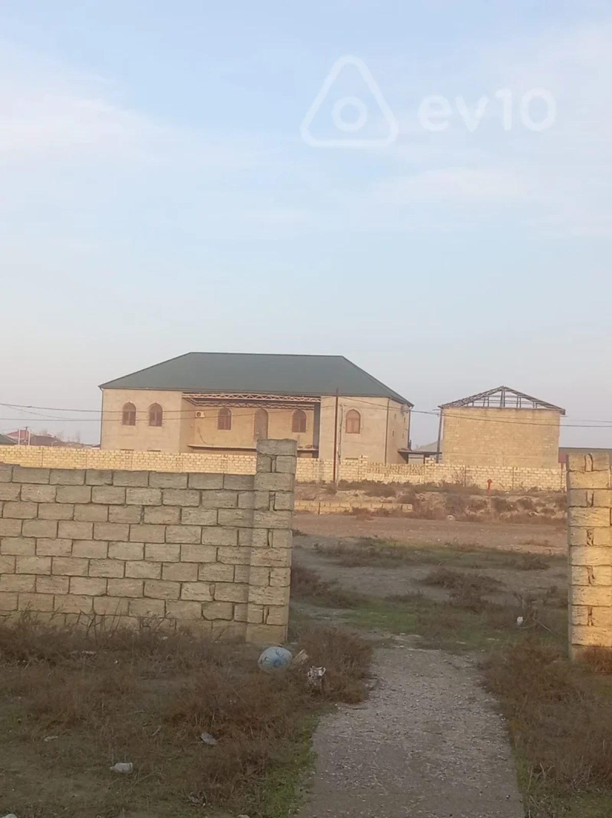 Satılır 3 otaqlı həyət evi 100 m²