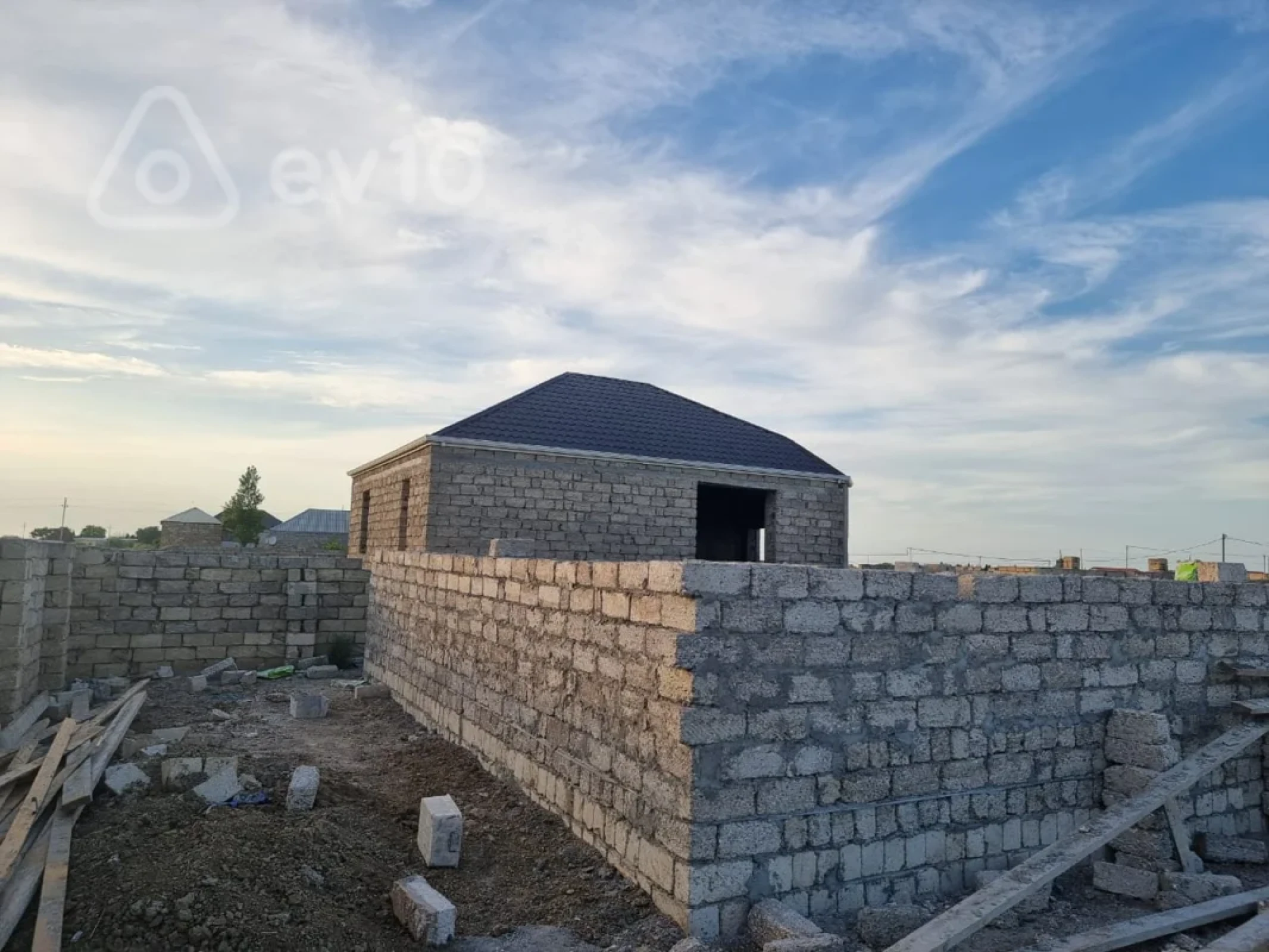 Satılır 3 otaqlı həyət evi 100 m²