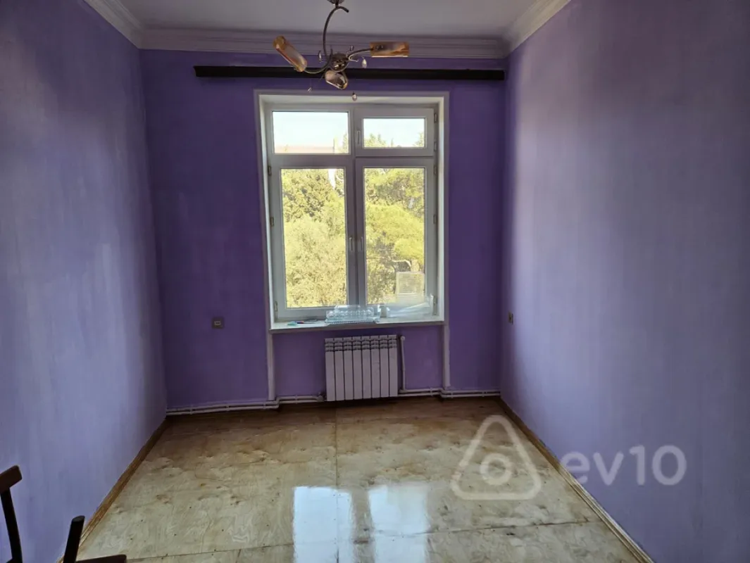 Kirayə verilir 2 otaqlı köhnə tikili 60 m²