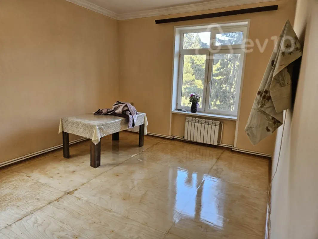 Kirayə verilir 2 otaqlı köhnə tikili 60 m²