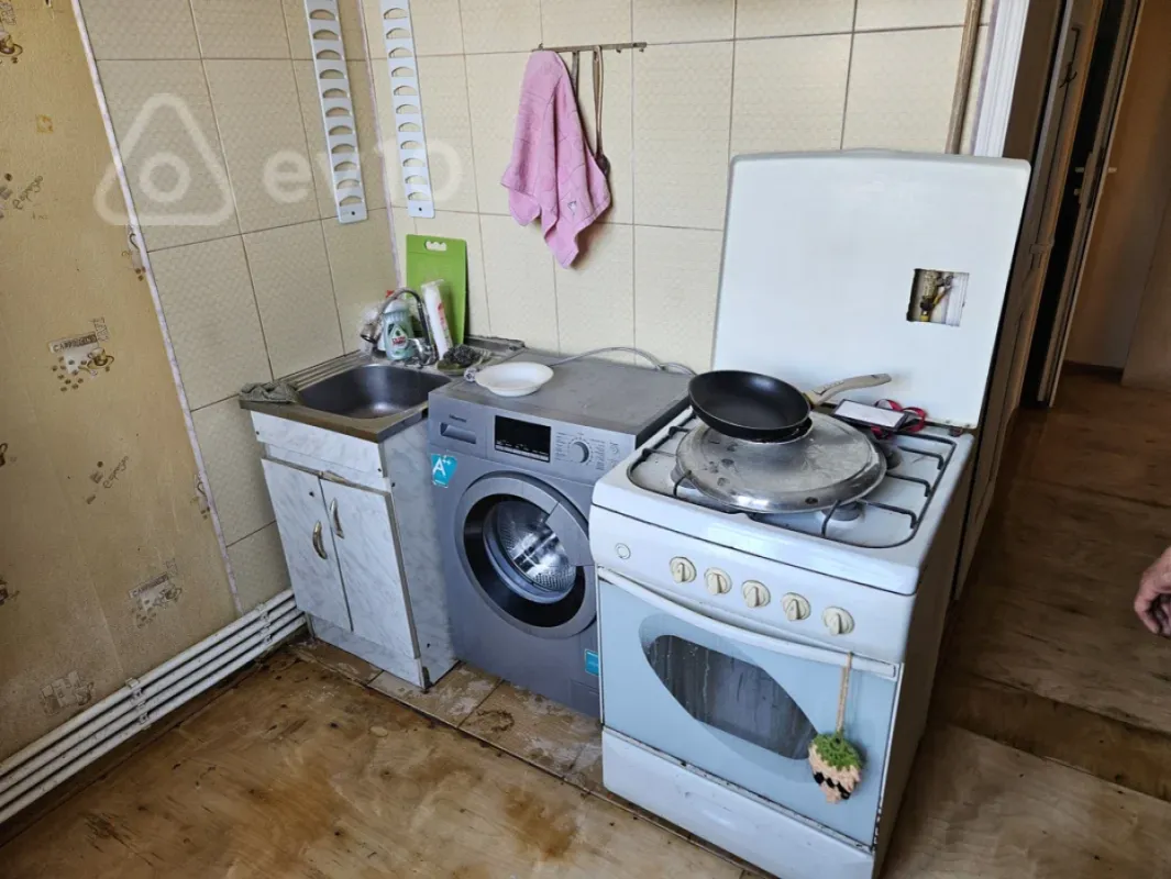 Kirayə verilir 2 otaqlı köhnə tikili 60 m²