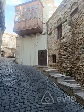 Kirayə verilir 1 otaqlı köhnə tikili 20 m²