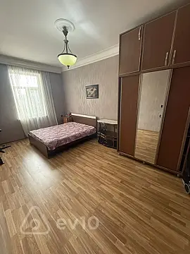 Kirayə verilir 2 otaqlı köhnə tikili 45 m²