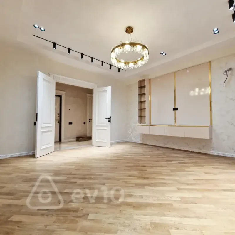 Satılır 3 otaqlı yeni tikili 125 m²