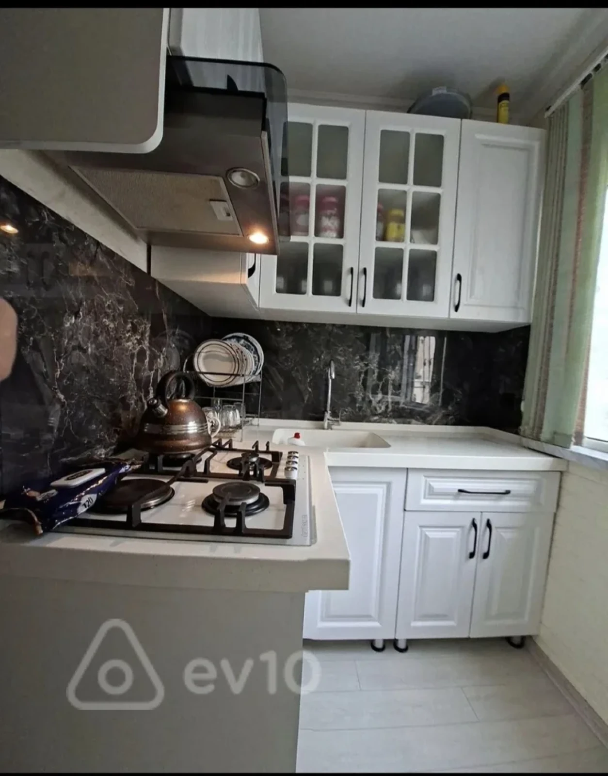 Satılır 2 otaqlı köhnə tikili 40 m²