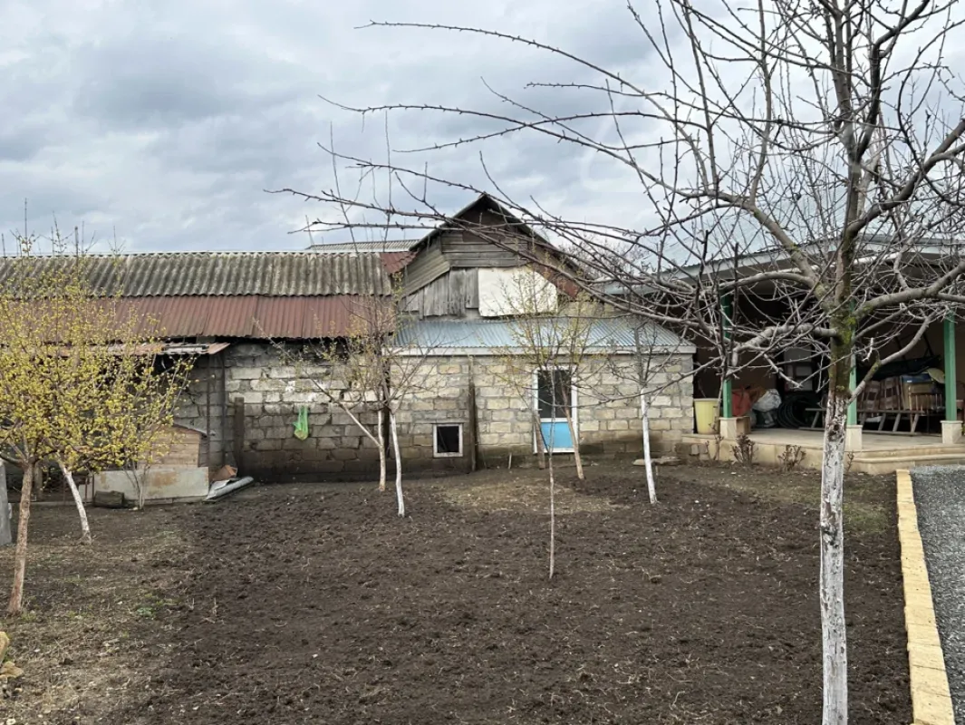 Satılır 3 otaqlı həyət evi 100 m²