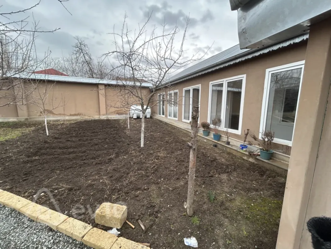 Satılır 3 otaqlı həyət evi 100 m²
