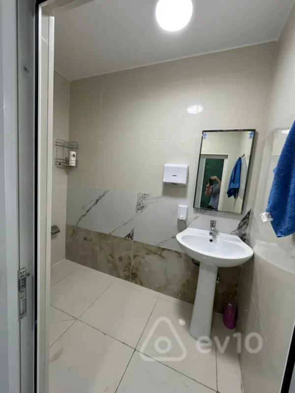 Satılır mənzil 140 m²