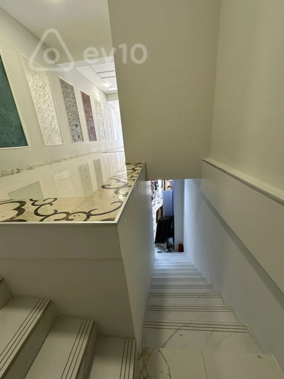 Satılır mənzil 140 m²