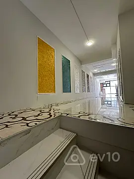 Satılır mənzil 140 m²