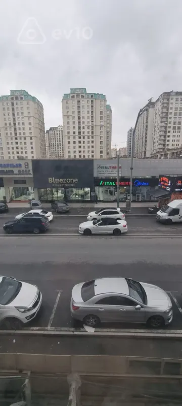 Satılır mənzil 140 m²