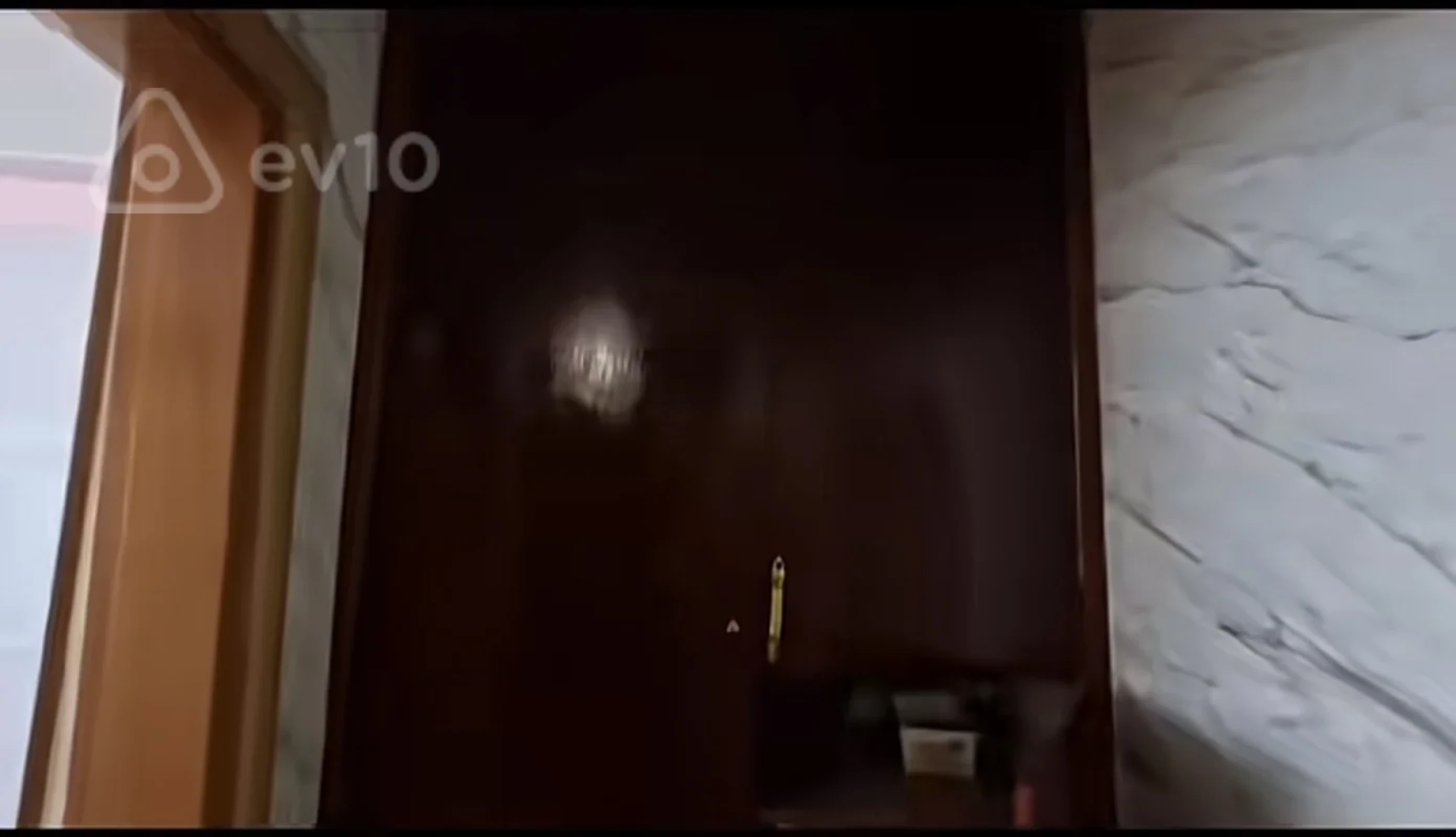 Satılır 4 otaqlı köhnə tikili 100 m²