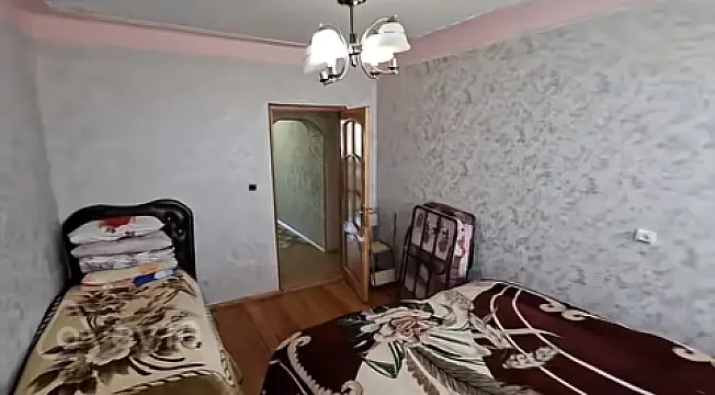 Satılır 4 otaqlı köhnə tikili 100 m²