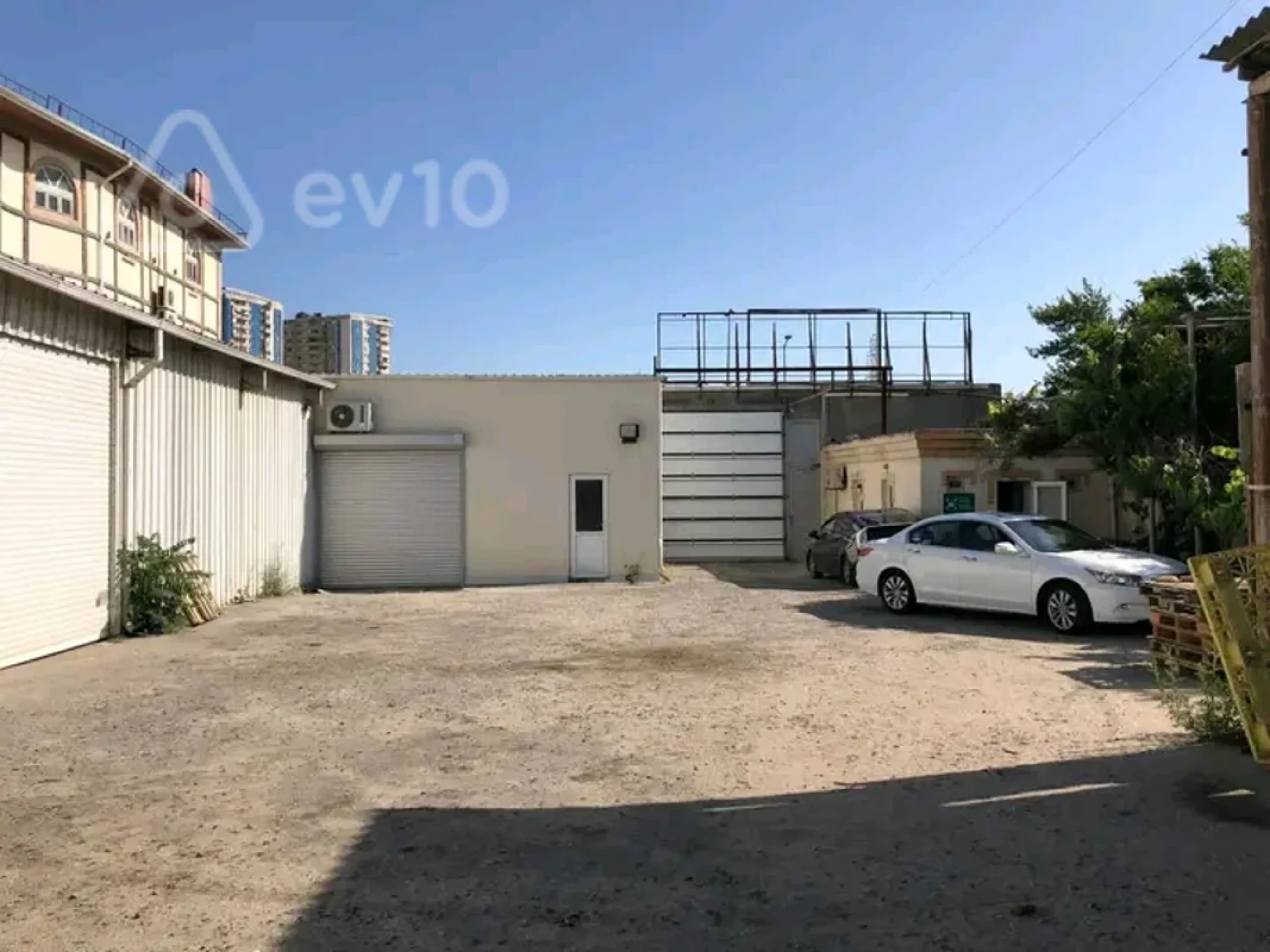 Kirayə verilir mənzil 220 m²