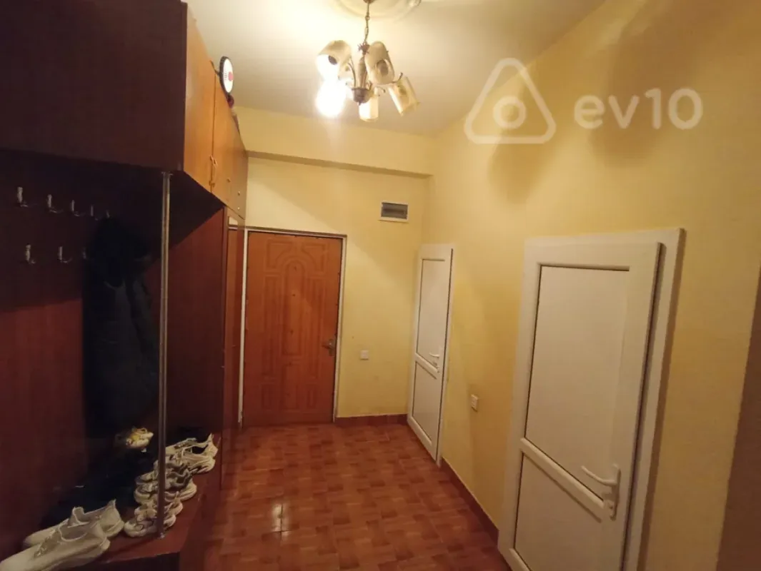 Kirayə verilir 3 otaqlı yeni tikili 110 m²